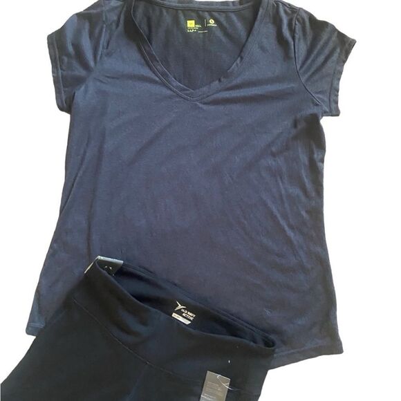 NWT Old Navy Go Dry Leggings Set. Size Medium. - Picture 3 of 9